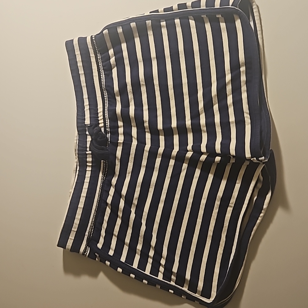 Rumi Tyder Girls Shorts Size S (6-7)